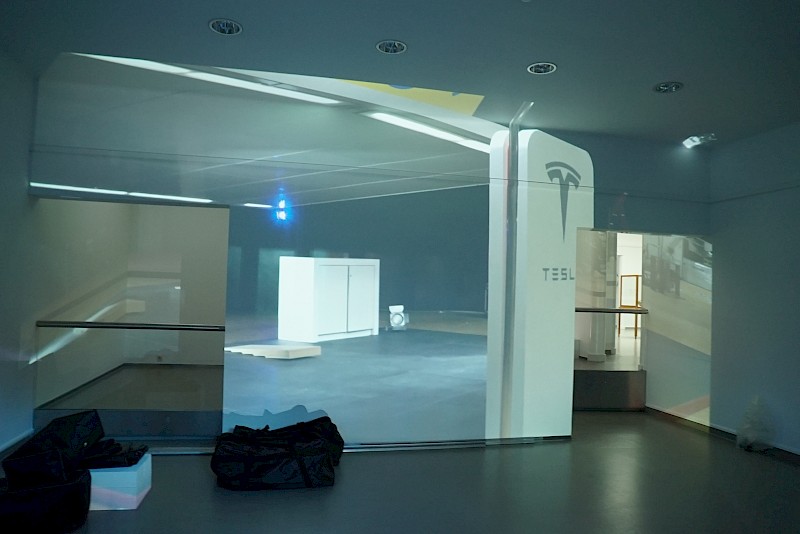 Le rêve, la route, le mur, Blue Room