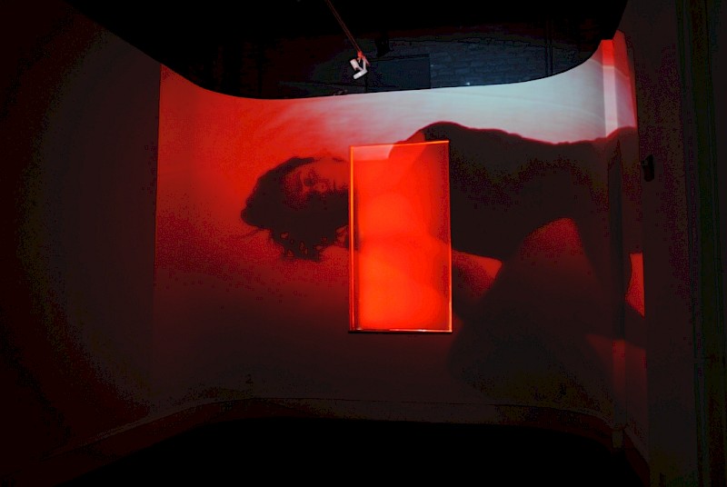 Red Light, Poses I